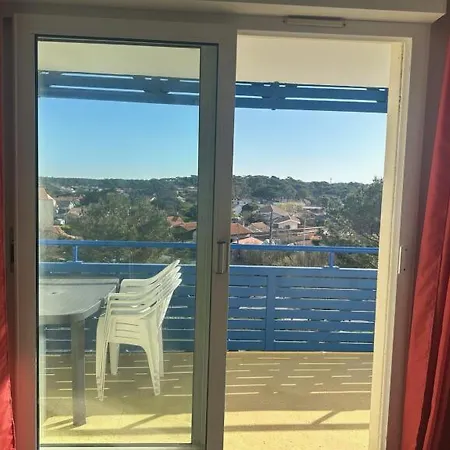 Apartment T2 Bord De Plage, Bleu Marine 93 *
