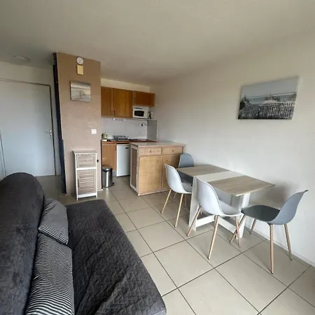 Apartment T2 Bord De Plage, Bleu Marine 93